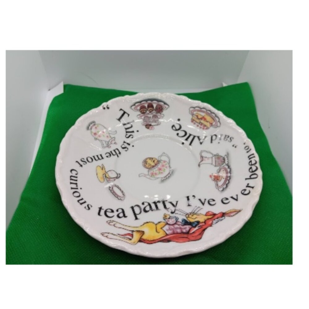 Paul Cardew Alice in Wonderland cup and saucer set in the box - Picture 6 of 9
